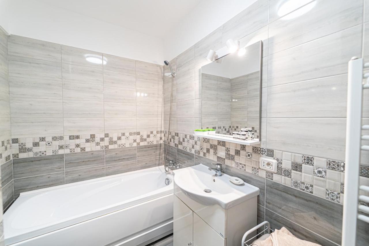 Apartament Delux Bacau Luaran gambar